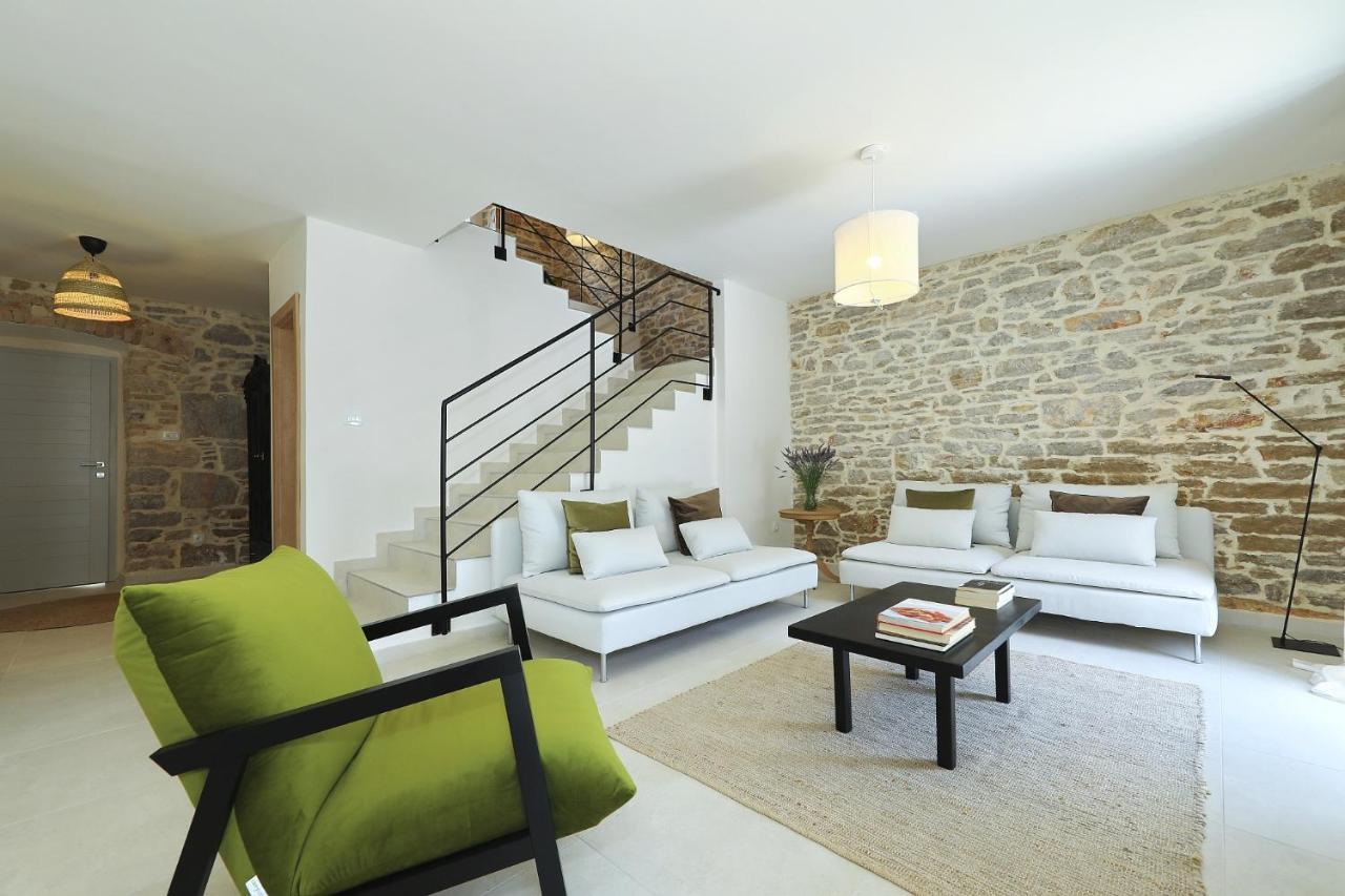 Villa Mira With A Heated Pool And A Sea View Божава Экстерьер фото