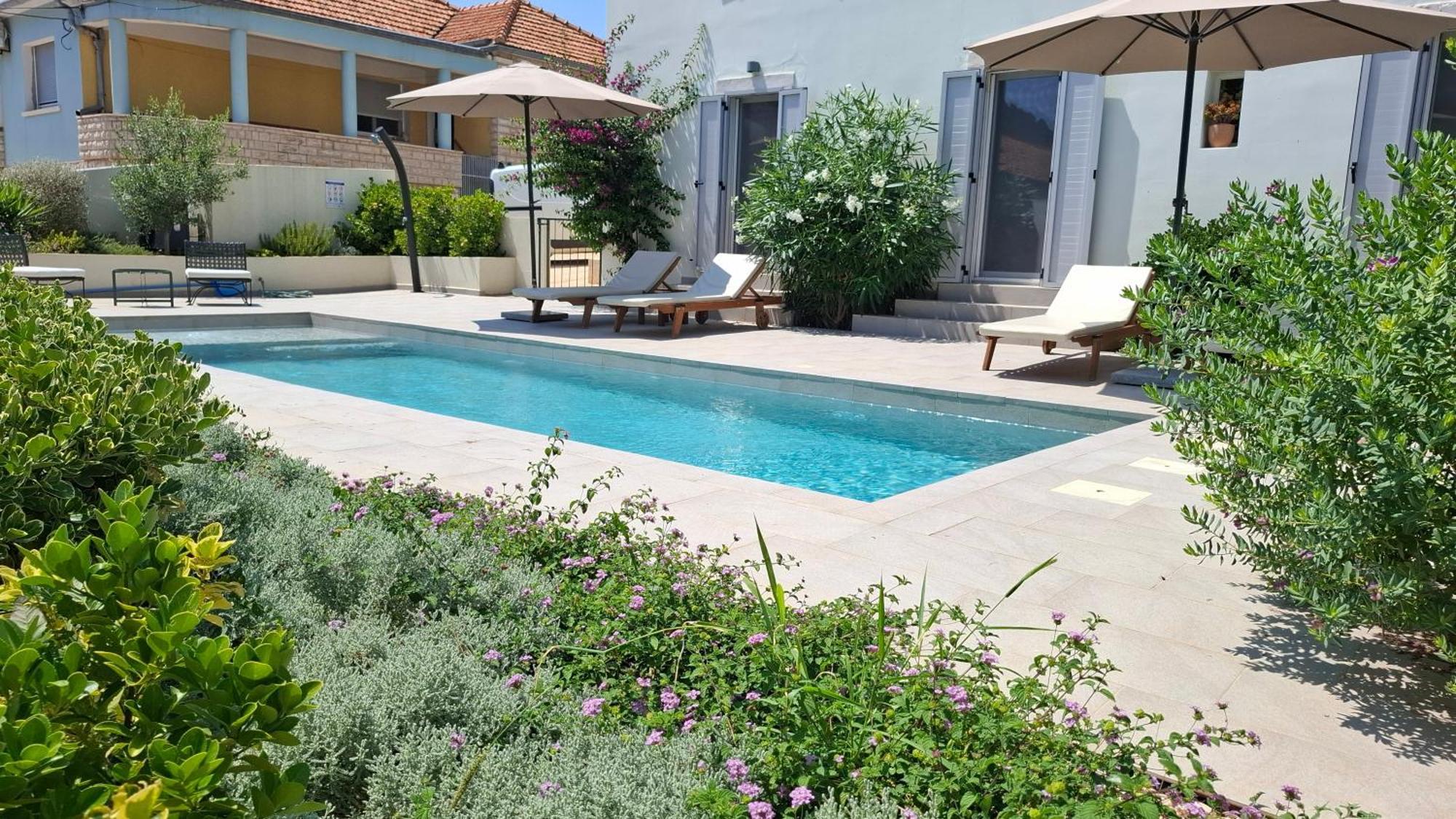Villa Mira With A Heated Pool And A Sea View Божава Экстерьер фото
